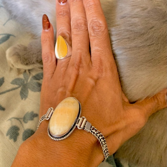 Silver and Gold Rings with Elegant Design - Picture 10 of 12